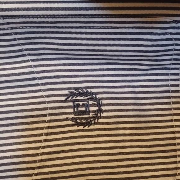 CHAPS MENS LONG SLEEVE SHIRT, SIZE LARGE,BLUE AND WHITE PRINT STRIPE. - Picture 2 of 7